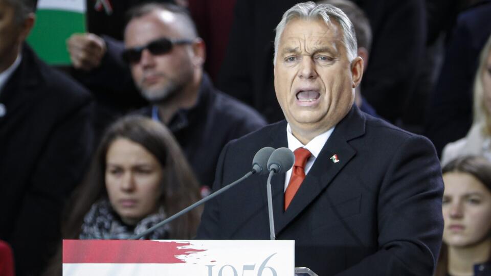 WA 42 Budapešť - Maďarský premiér Viktor Orbán počas príhovoru svojim sympatizantom pri príležitosti osláv štátneho sviatku 65. výročia vypuknutia revolúcie proti diktatúre a sovietskej okupácii v roku 1956 v Budapešti v sobotu 23. októbra 2021. FOTO TASR/AP
Hungarian Prime Minister Viktor Orban addresses supporters during celebration the 65th anniversary of the 1956 Hungarian revolution, in Budapest, Hungary, Saturday, Oct. 23, 2021. Thousands of supporters of Prime Minister Viktor Orban, wh