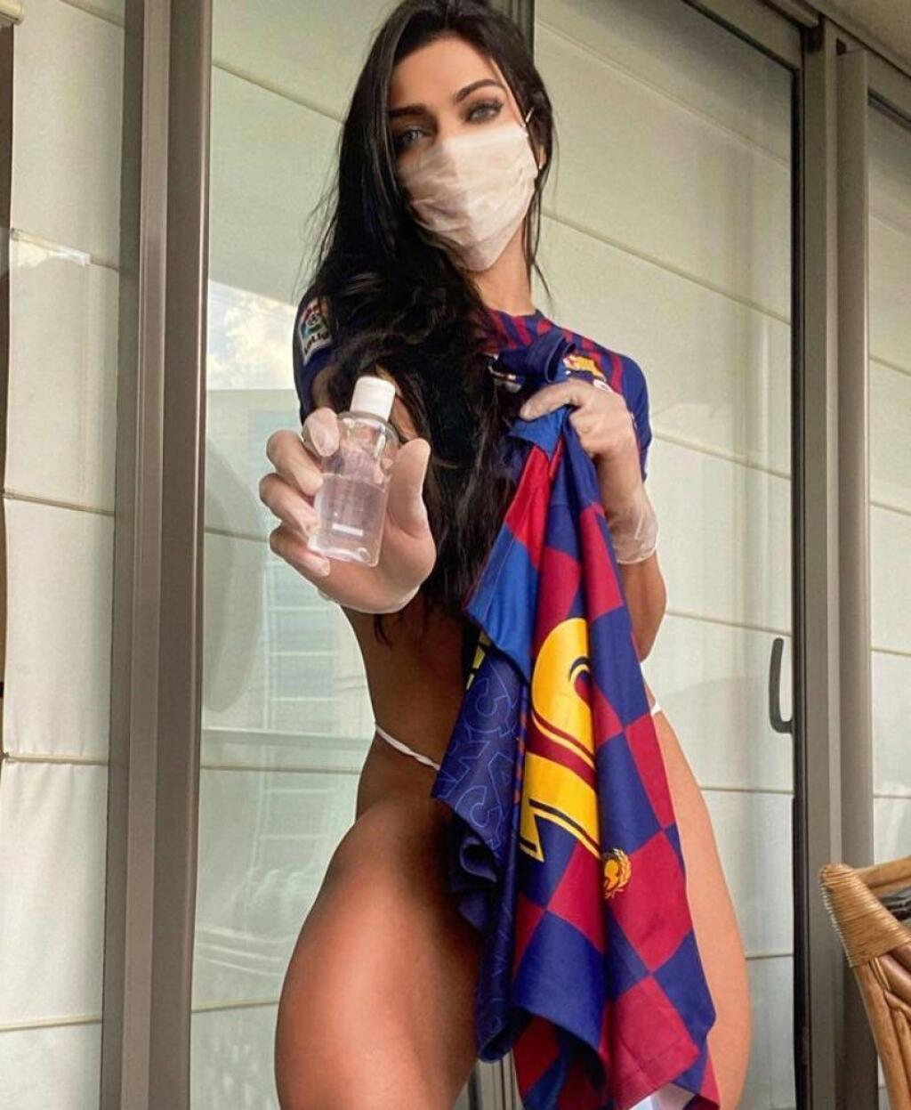 Milovníčka Lionela Messiho už zrejme na hviezdneho útočníka zabudla. Najnovšie jej učaroval David Beckham.