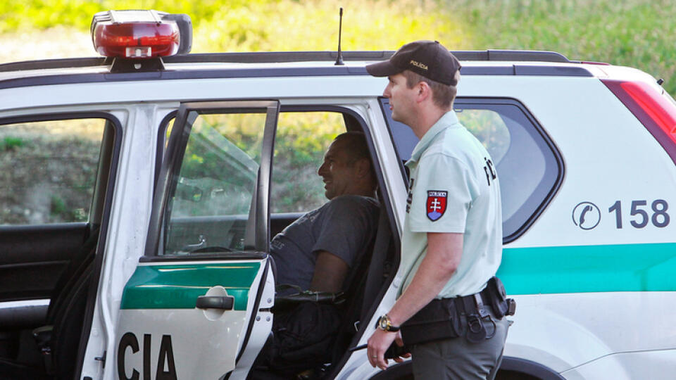Policajti zadržali minulý rok alarmujúci počet opitých vodičov.