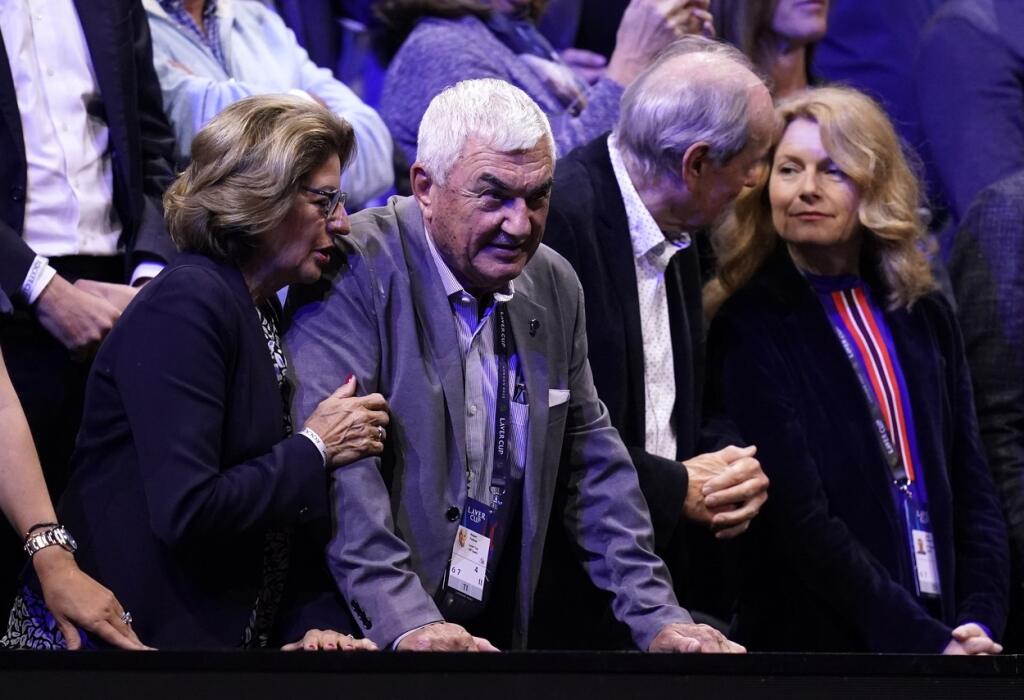 Rodičia Fedrera mama Lynette a otec Robert prežívali každý pohyb syna na kurte.