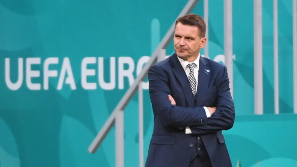Na snímke tréner slovenskej futbalovej reprezentácie Štefan Tarkovič v zápase E-skupiny na majstrovstvách Európy vo futbale Poľsko - Slovensko 14. júna 2021 v ruskom Petrohrade. FOTO TASR - Martin Baumann