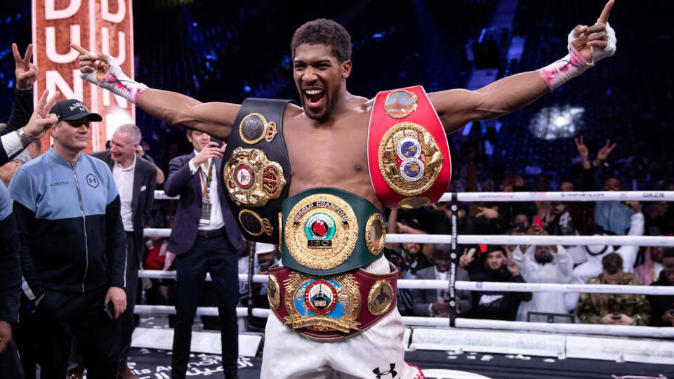 Anthony Joshua so svojimi opaskami.