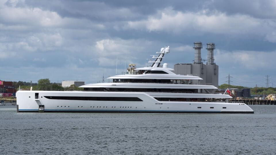 Southampton, England, UK, Super yacht Dilbar 15,917 tones, owned by Russian billionaire Alisher Usmanov departing the Port of Southampton.