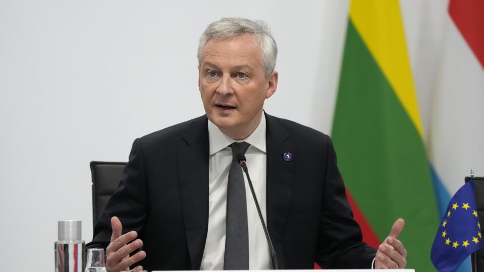 JB 20 Paris - Le ministre français des Finances Bruno Le Maire s'exprime lors d'une réunion des ministres des Finances de l'UE à Paris le 25 février 2022. Les dirigeants de l'UE ont convenu lors d'un sommet extraordinaire jeudi d'imposer des sanctions à la Russie qui auront 