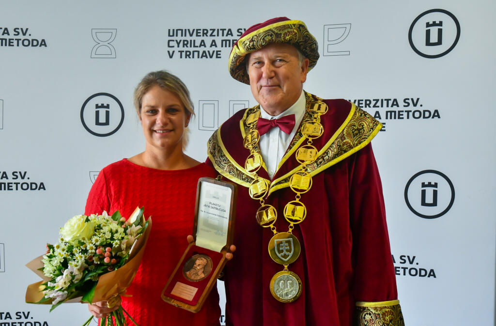 Od skončenia letnej olympiády uplynul viac ako mesiac a zlatá slovenská olympijská medailistka Zuzana Rehák-Štefečeková je stále na roztrhanie.