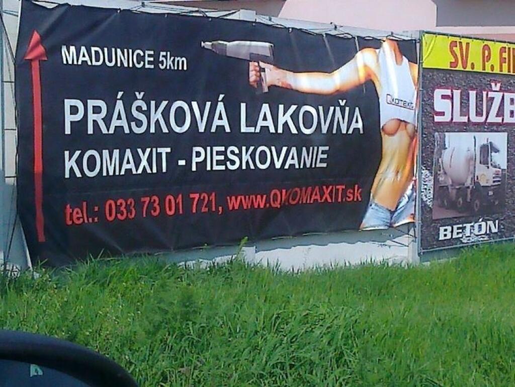 Sexi modelky na sexistických bilbordoch dostali červenú