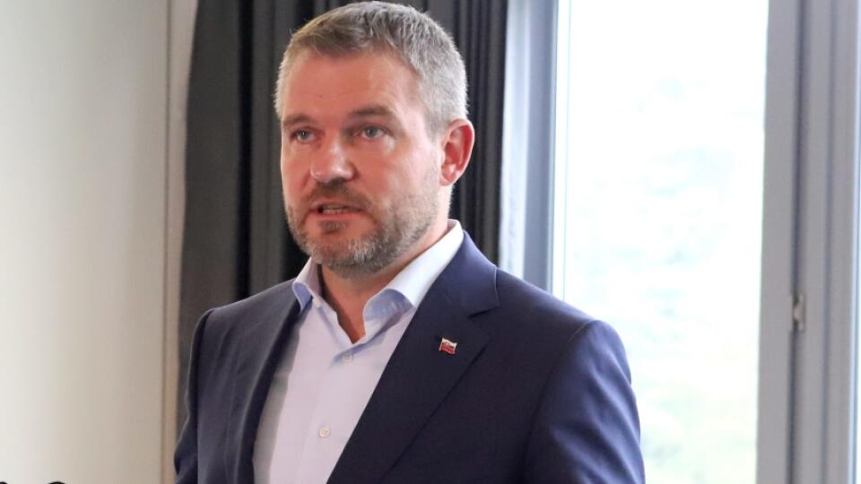 Na snímke podpredseda Národnej rady SR Peter Pellegrini počas tlačovej konferencie 10. júna 2020 v Banskej Bystrici. Peter Pellegrini končí v strane Smer-SD. Viac s ňou nespája svoju politickú budúcnosť, vzdáva sa funkcie jej podpredsedu a značku Smer-SD podľa vlastných slov necháva