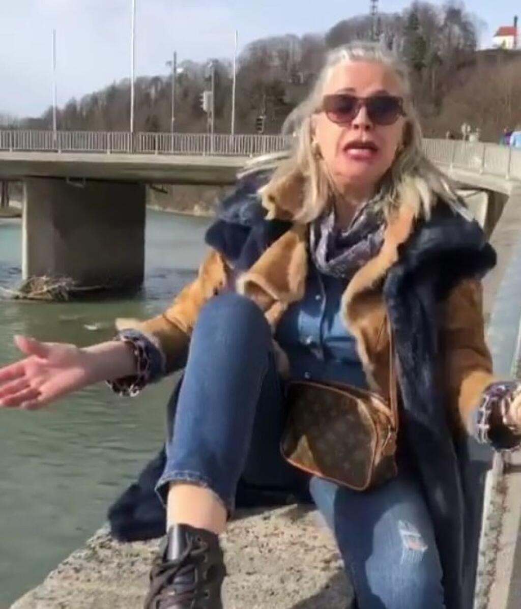 Eva Máziková si dopriala prechádzku na čerstvom vzduchu. Čo poviete na jej outfit?