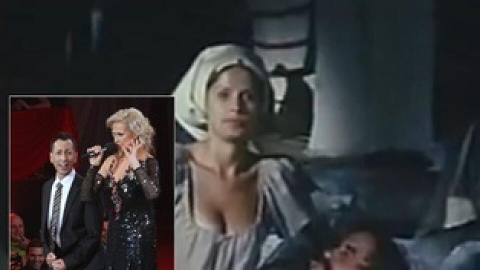 1975, Toto je Eva Máziková. Takto
šliapala kapustu
vo filme Pacho,
hybský zbojník.
V rámiku: 2010,
O 35 rokov neskôr.
Tentoraz sa to
pokúsila naučiť
porotcu
Chlopčíka.