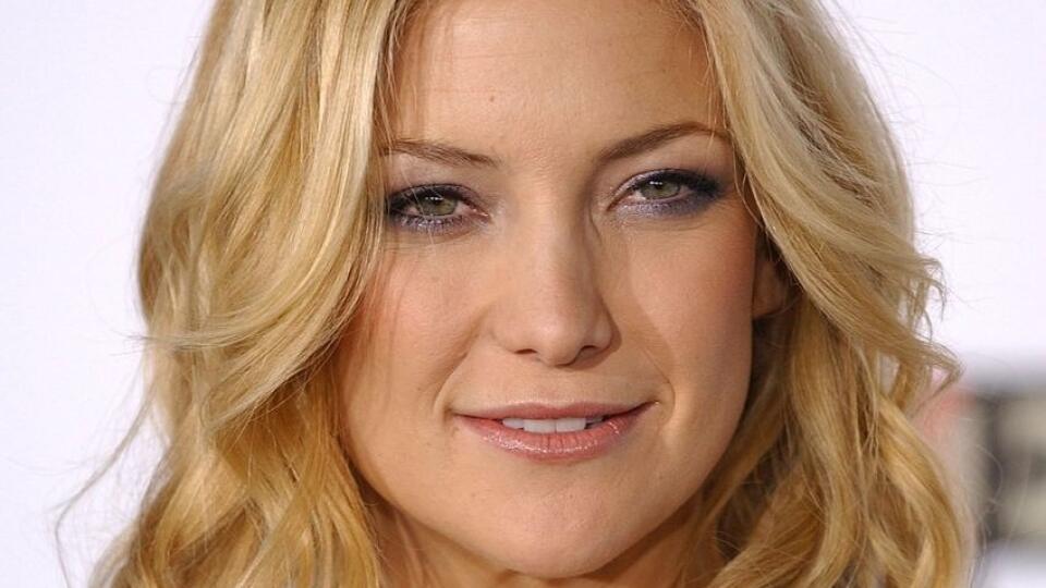 Kate Hudson vyzerá ako dievčatko.