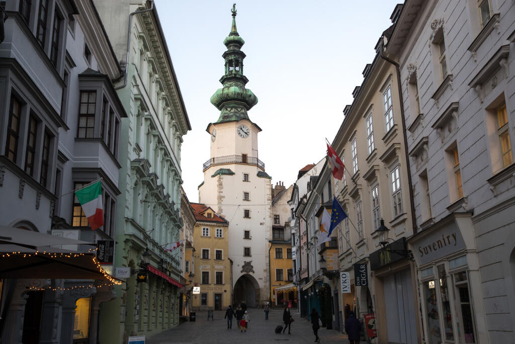 Michalská veža - jednu z hlavných dominánt Bratislavy čaká rozsiahla rekonštrukcia. Na snímke je veža pred plánovanou opravou.
