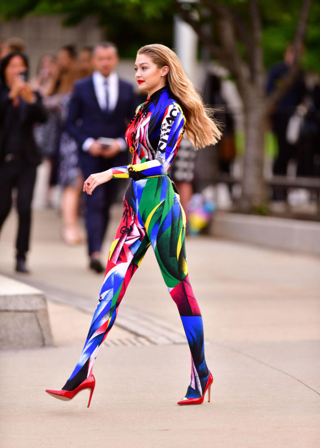 NEW YORK, NY - JUNE 04: Gigi Hadid arrives to the 2018 CFDA Fashion Awards at Brooklyn Museum on June 4, 2018 in New York City. (Photo by James Devaney/GC Images)