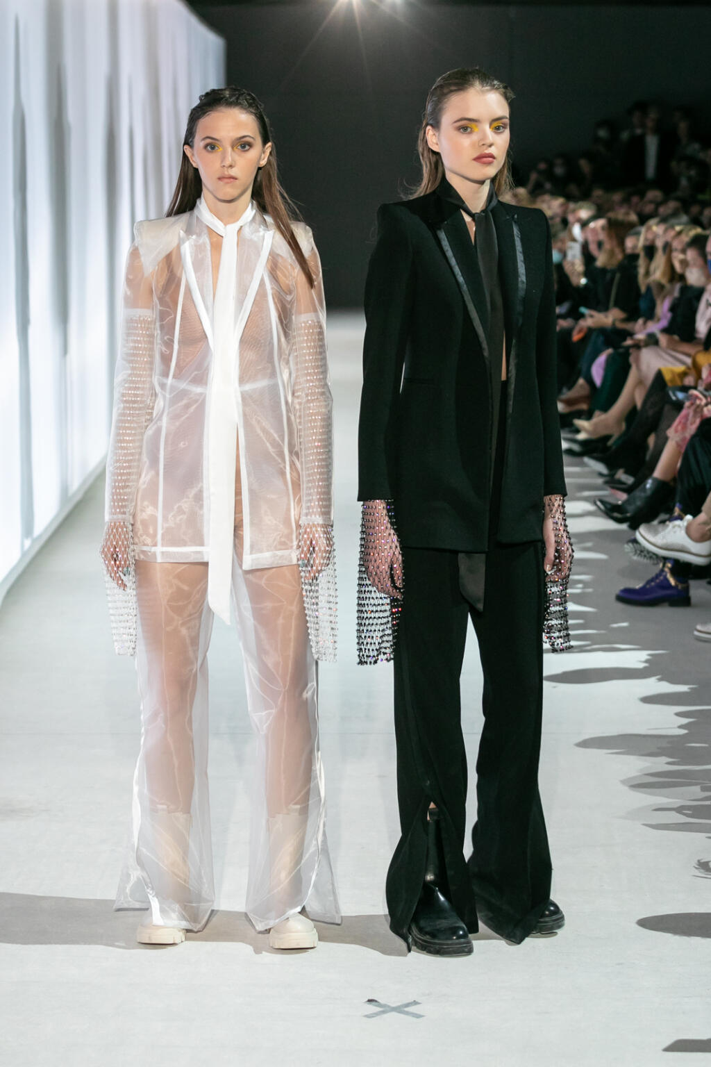 Kolekcia Narcissus dizajnéra Borisa Hanečku na Fashion LIVE! 2021.