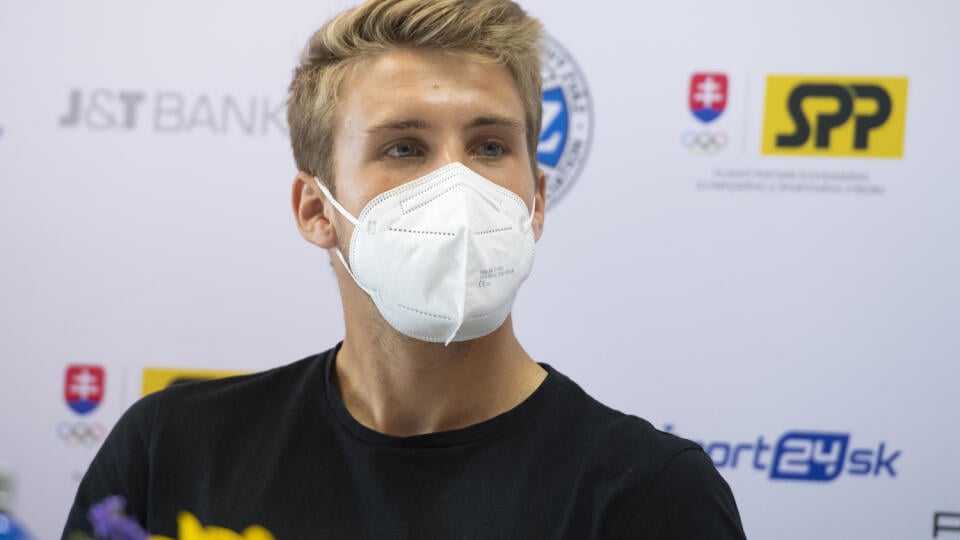 Na snímke slovenský tenista Alex Molčan počas tlačovej konferencie po účasti vo finále mužskej dvojhry na turnaji ATP 250 v Belehrade. Bratislava  31. mája v Bratislave. FOTO TASR - Pavel Neubauer

