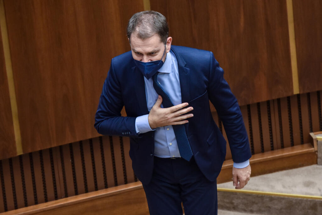 Plénum schválilo rozpočet na budúci rok, deficit má dosiahnuť 4,94 %