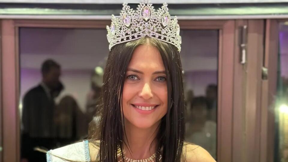 Alejandra Marisa Rodríguez ako 60-ročná získala titul Miss Universe za Buenos Aires. Onedlho zabojuje v celoštátnom kole. Je právničkou a novinárkou, miluje cestovanie.