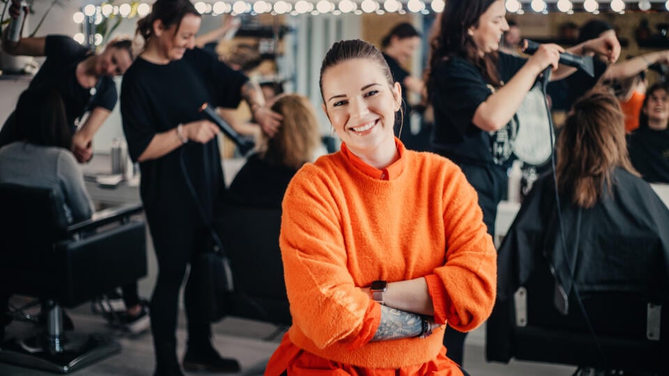 Sympatická kaderníčka, vizážistka, fotografka a podnikateľka v jednom je šéfkou salónu Studio Marteena, ktoré sa stalo v Česku aj na Slovensku fenoménom.