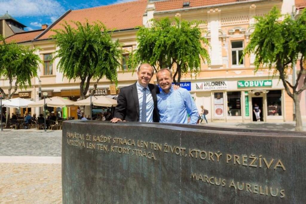 Primátor a futbalový manažér: Bratia, čo tlačia nahor celé mesto
