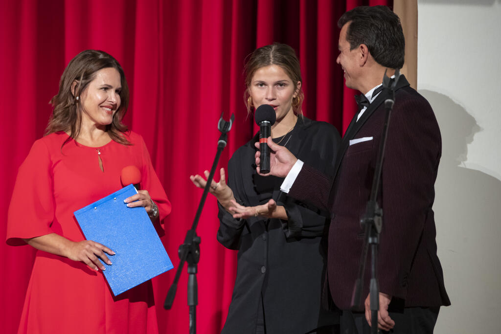 Bibiana Ondrejková, Tamara Kramárová a Roman Pomajbo.