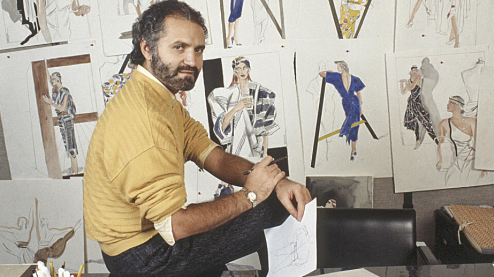 Gianni Versace vo svojom ateliéry.