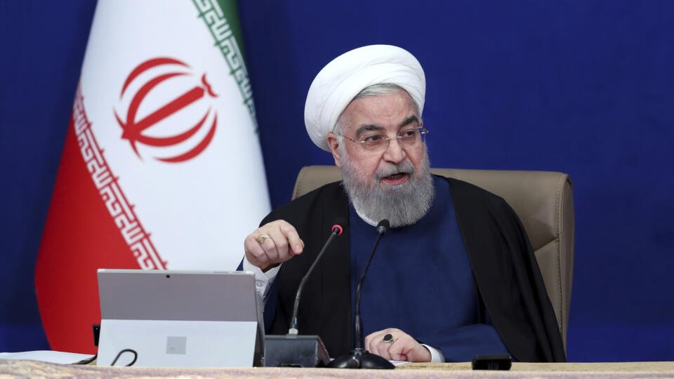 KK20 Teherán - Na snímke iránsky prezident Hasan Rúhání hovorí počas zasadnutia kabinetu 14. apríla 2021 v Teheráne. Irán v reakcii na izraelský