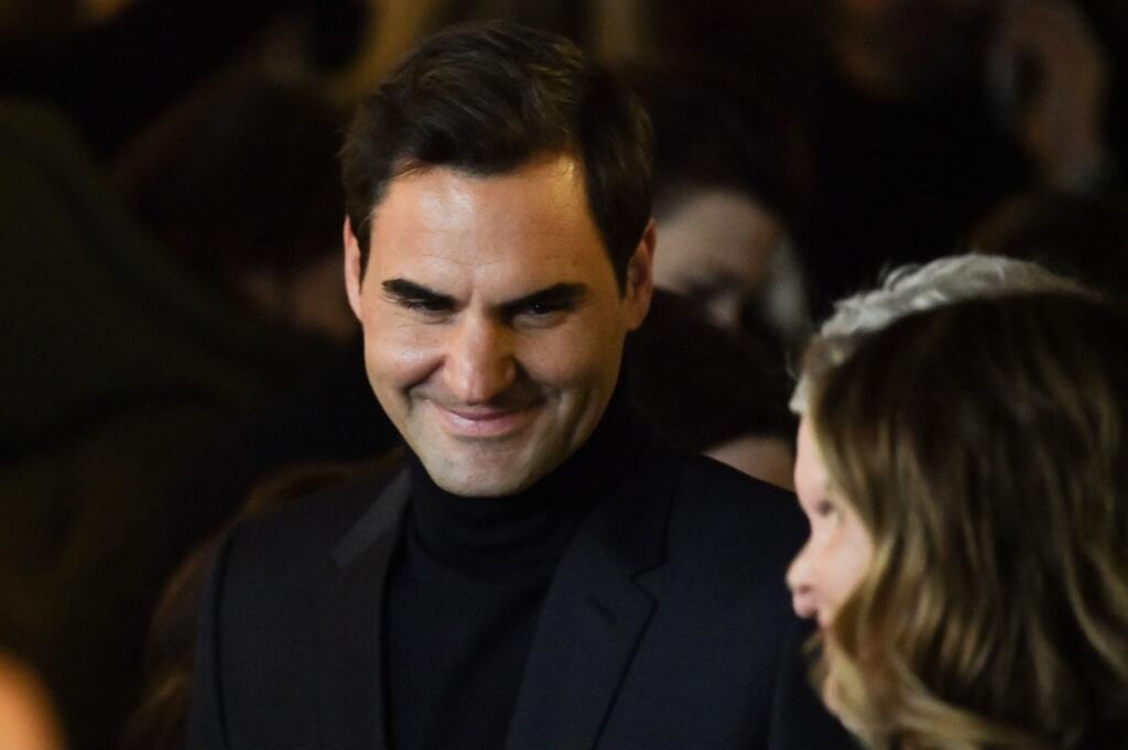 Roger Federer sa po viac ako roku opäť ukázal v Paríži na módny dňoch.