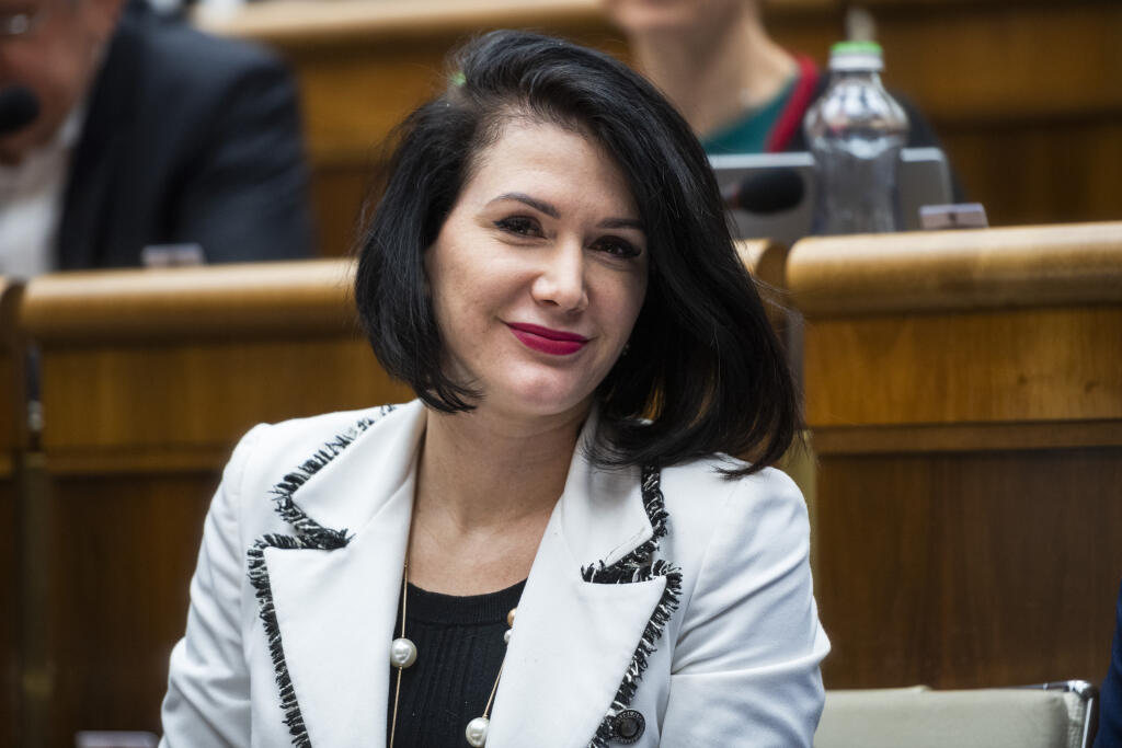 Na snímke poslankyňa NRSR Jana Bittó Cigániková (SaS) počas hlasovania na 78. schôdzi NRSR v Bratislave v stredu 30. novembra 2022. FOTO TASR - Jaroslav Novák