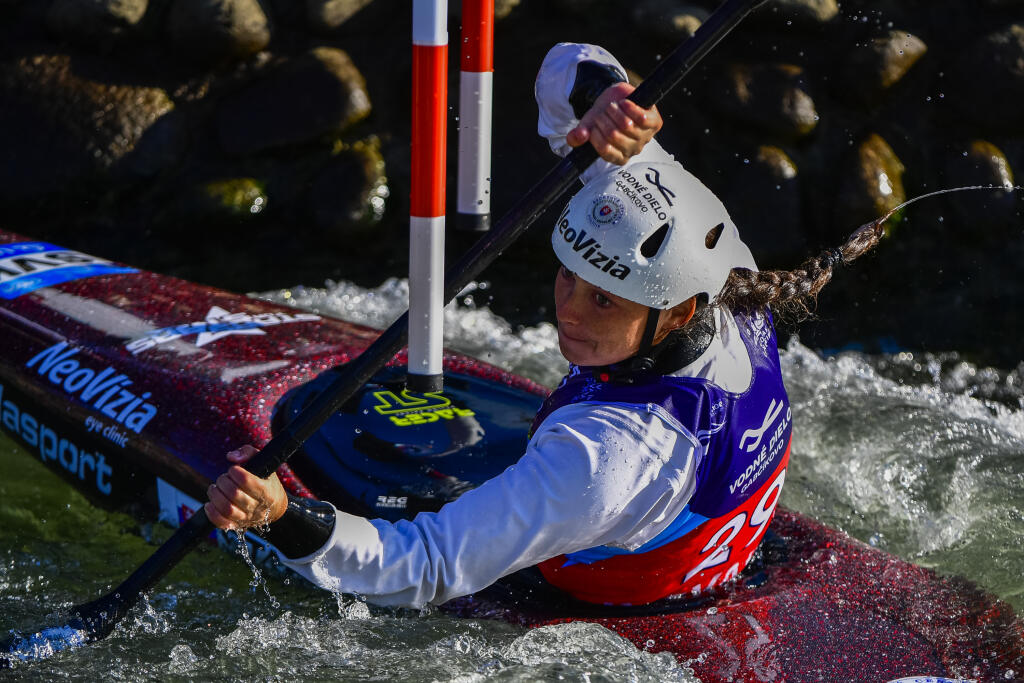 Na snímke slovenská kajakárka Soňa Stanovská počas semifinále K1 žien na majstrovstvách sveta vo vodnom slalome v Areáli vodných športov Divoká voda v bratislavskom Čunove v sobotu 25. septembra 2021. FOTO TASR - Jaroslav Novák