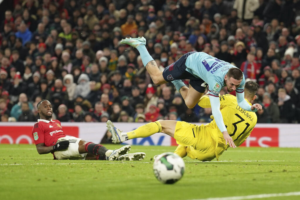 Slovenský futbalový brankár Martin Dúbravka sa vracia z Manchestru United do svojho kmeňového klubu Newcastle United.