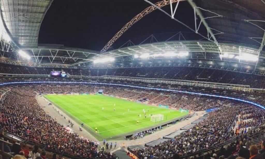 Štadión Wembley by pri zápase Anglicka s Talianskom praskal vo švíkoch