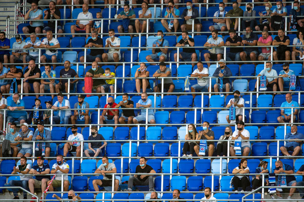 Koronavírusom už aj tak finančne zdecimované kluby prichádzajú zo vstupného o stovky tisíc eur.