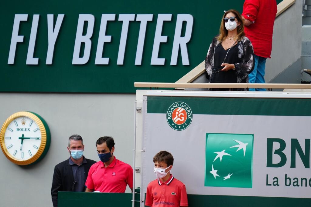Mirka nahodila slnečné okuliare a respirátor, ale aj tak bola neprehliadnuteľná a bola stredobodom pozornosti.