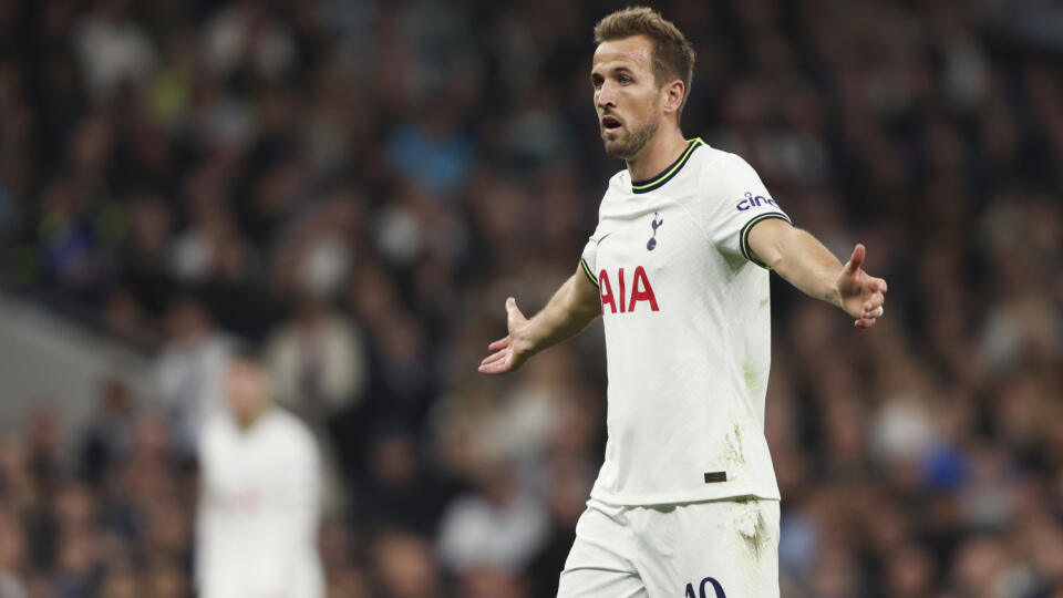 PK 41 Londýn - Na snímke hráč Tottenhamu Hotspur Harry Kane gestikuluje v zápase 5. kola D-skupiny Ligy majstrov vo futbale Tottenham Hotspur - Sporting Lisabon v Londýne 26. októbra 2022. FOTO TASR/AP

Tottenham's Harry Kane gestures during the Champions League group D soccer match between Tottenham Hotspur and Sporting CP at Tottenham Hotspur Stadium in London, Wednesday, Oct. 26, 2022. (AP Photo/Ian Walton)