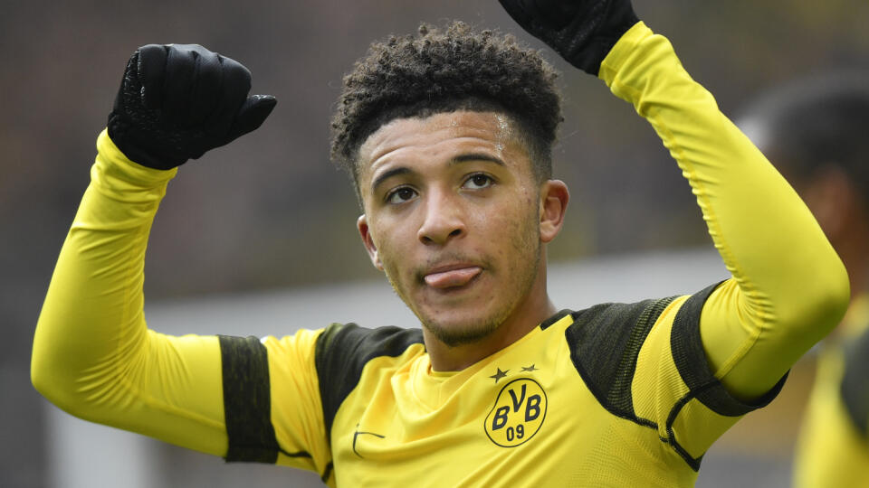 Anglický supertalent Jadon Sancho podpísal s Borussiou Dortmund dlhodobý kontrakt.