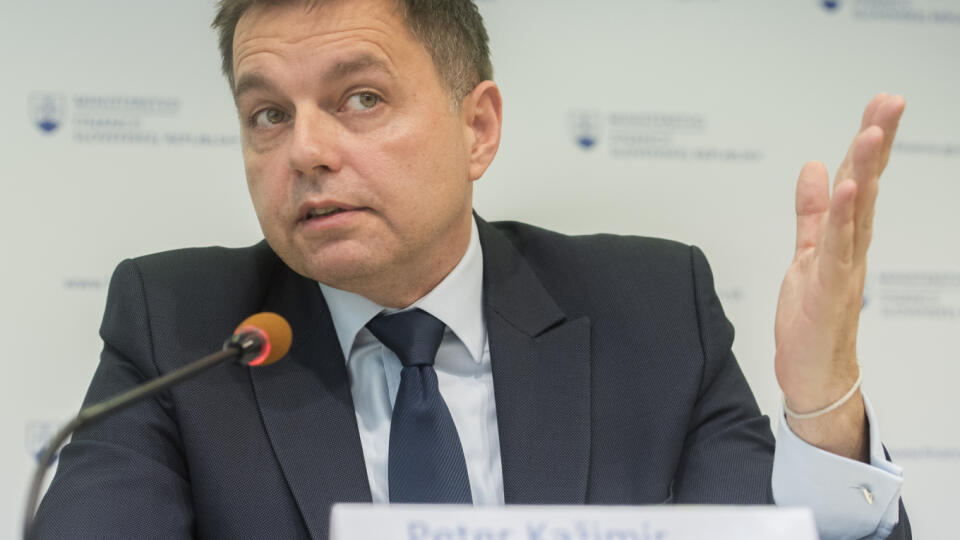 Na snímke minister financií SR Peter Kažimír počas tlačovej konferencie na tému: Výsledky hospodárenia za rok 2018, v Bratislave, 2. januára 2019. FOTO TASR - Martin Baumann
