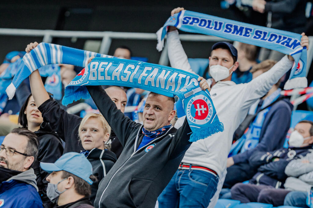 Na futbalové štadióny na Slovensku je momentálne povolený najvyšší počet fanúšikov 500.