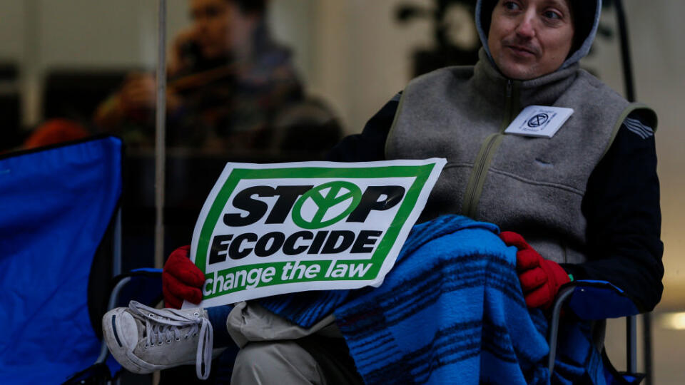 XR Hunger Strikers Protest At Political Party Headquarters