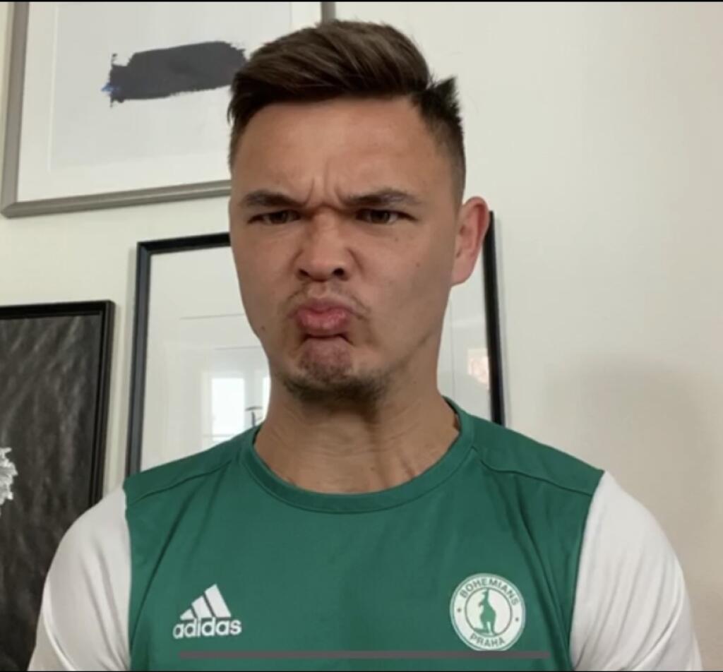Jednou z hereckých úloh pre Patrika Le Gianga bola zmena emócii v tvári