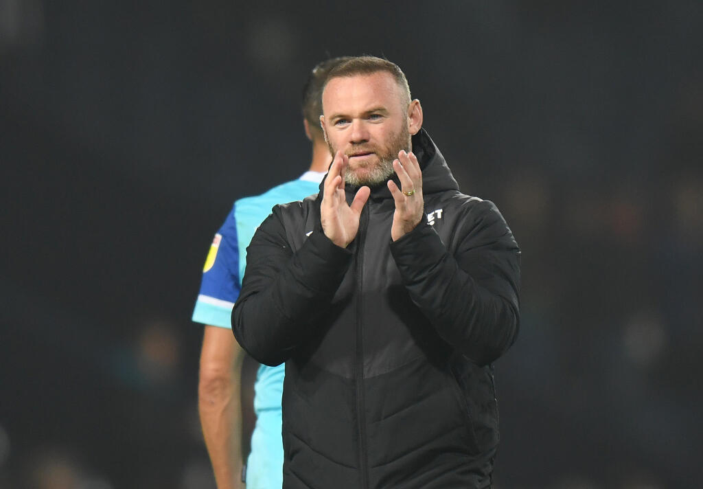 Wayne Rooney akohrajúci tréner anglického druholigového klubu.