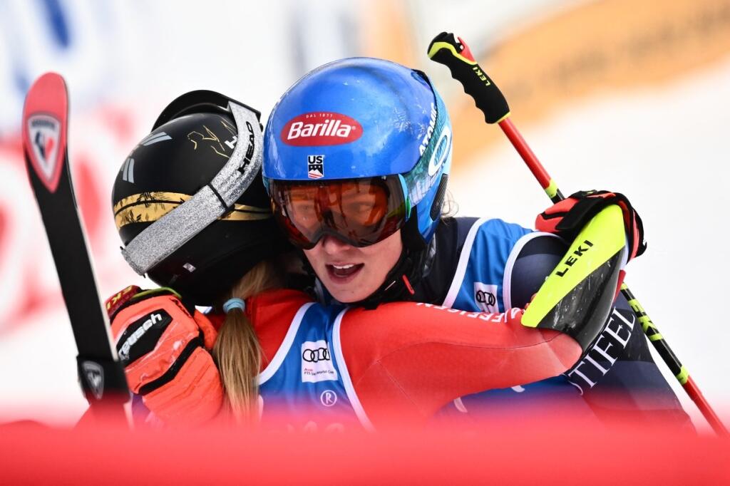 Medzi prvými jej gratulovala Lara Gutová Behramiová.