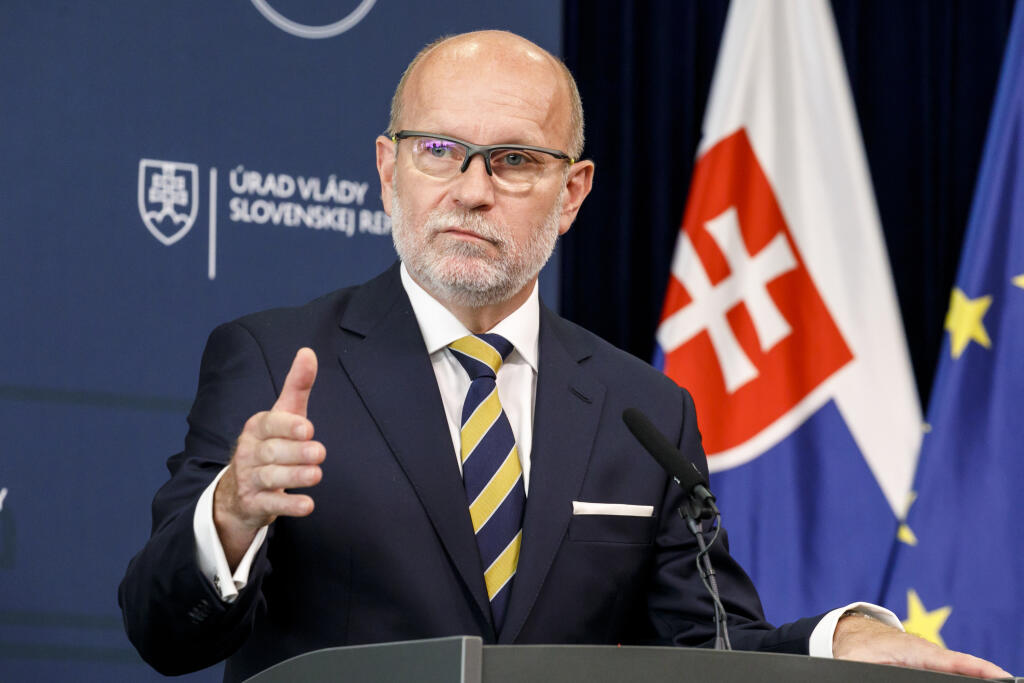 Na snímke nový minister zahraničných vecí a európskych záležitostí SR Rastislav Káčer hovorí počas predstavenia nových ministrov na Úrade vláde SR, 13. septembra 2022 v Bratislave. FOTO TASR - Dano Veselský