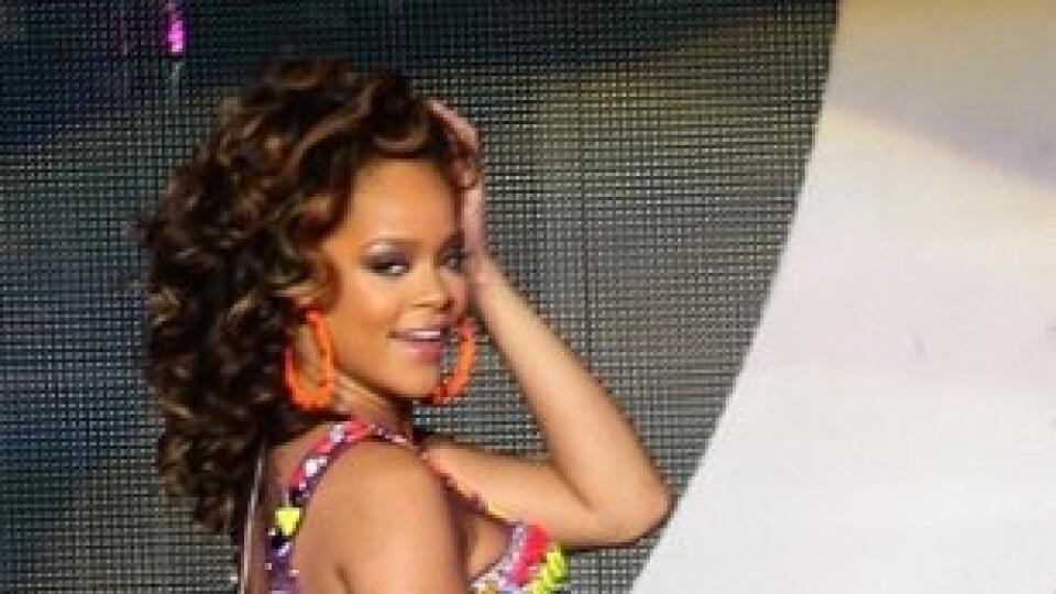 Rihanna je veľkou módnou ikonou pre veľa mladých slečien.