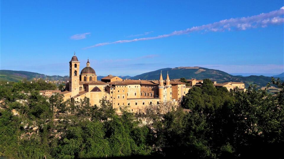 Urbino sa najmä vďaka Palazzo Ducale označuje za renesančný skvost.