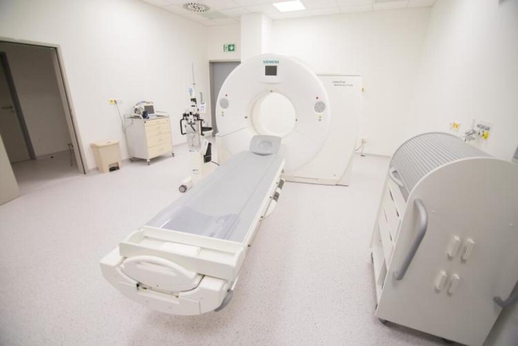 Kaliňákovej nemocnici dodali tovary drahšie o milióny eur