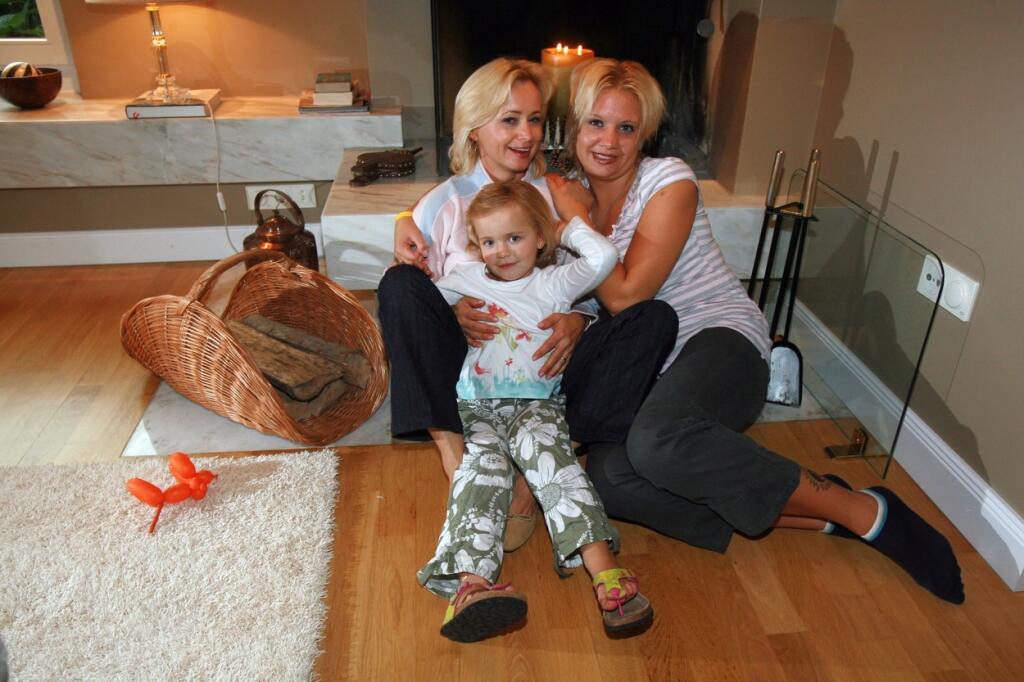 S dcérami Janou a Sophiou v roku 2006. Najstaršia Jana teraz býva s vnučkou vo Viedni.