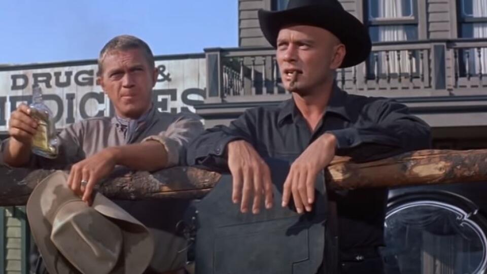 Dvaja z hlavných predstaviteľov filmu Yul Brynner a Steve McQueen (sprava).