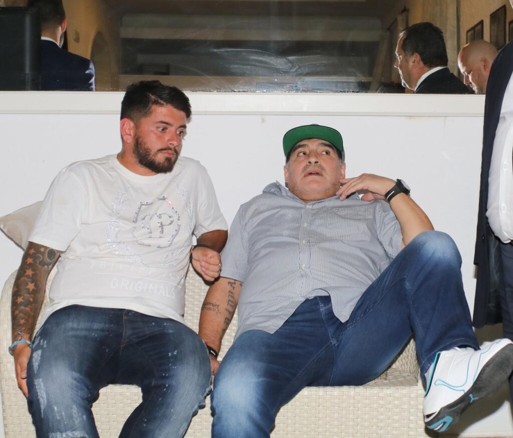 Tri týždne pred Maradonovou smrťou s ním Diego junior oslavoval šesťdesiatku.