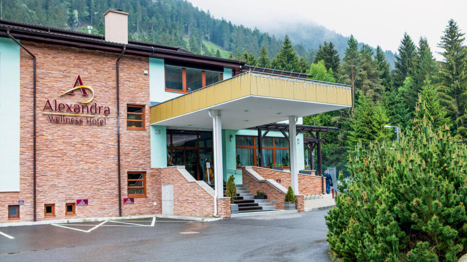 Alexandra Wellnes Hotel ostal zatvorený aj po uvoľnení opatrení. Otvoriť by ho mali začiatkom júla.