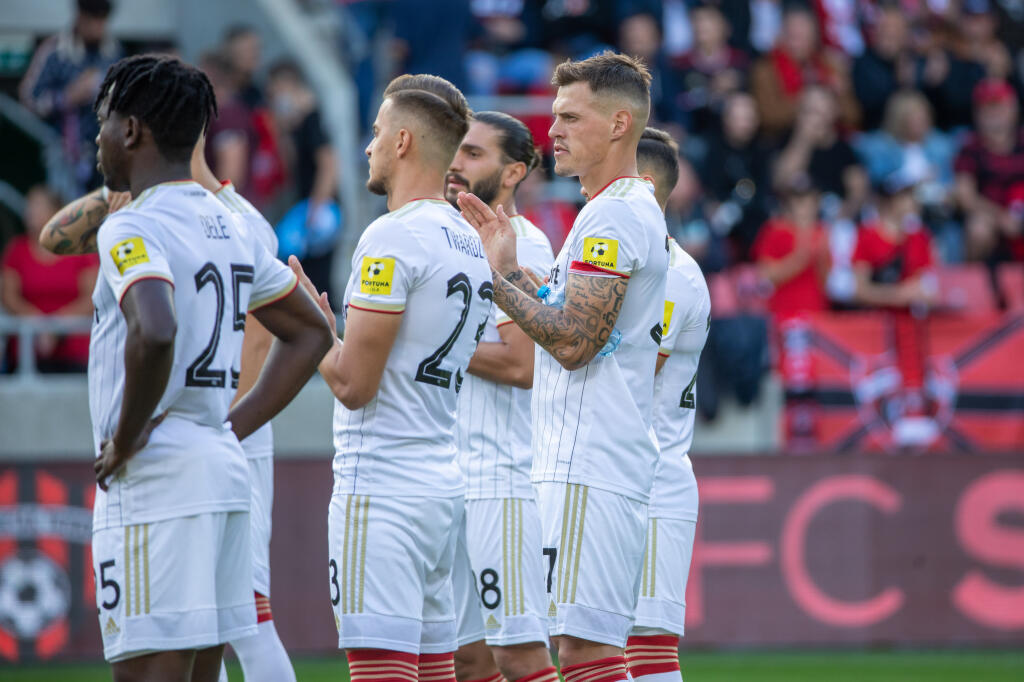Premiéru v spartakovskom drese si v piatok odkrútila letná posila Martin Škrtel