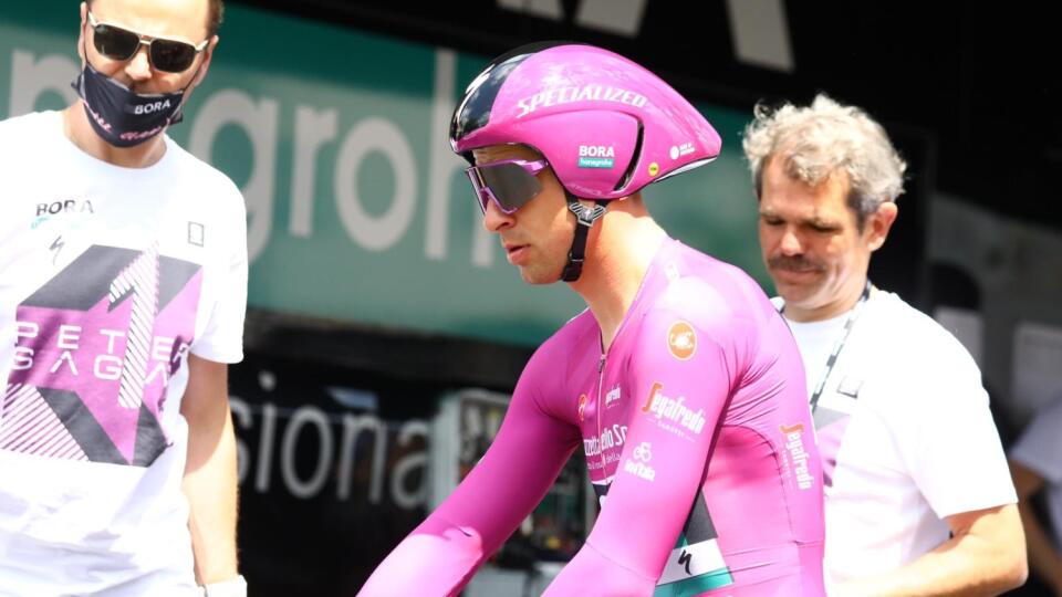 Peter Sagan nastúpil do nedeľnej časovky celý v ružovom.